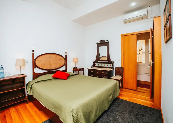 Duplo Com Jardim E Piscina *