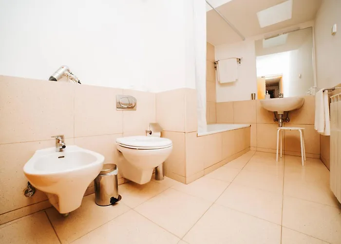 Duplo Com Jardim E Piscina