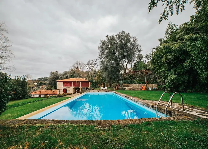 Hotel Duplo Com Jardim E Piscina *