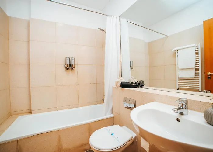 Duplo Com Jardim E Piscina *