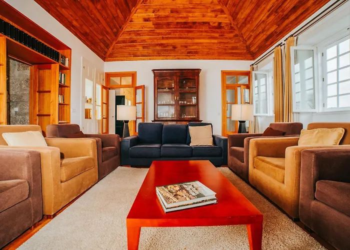 Hotel Duplo Com Jardim E Piscina