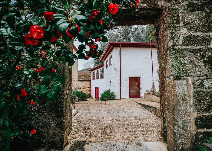Duplo Com Jardim E Piscina فندق *